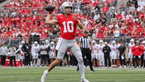 Julian Sayin throwing a pass for the Ohio State Buckeyes